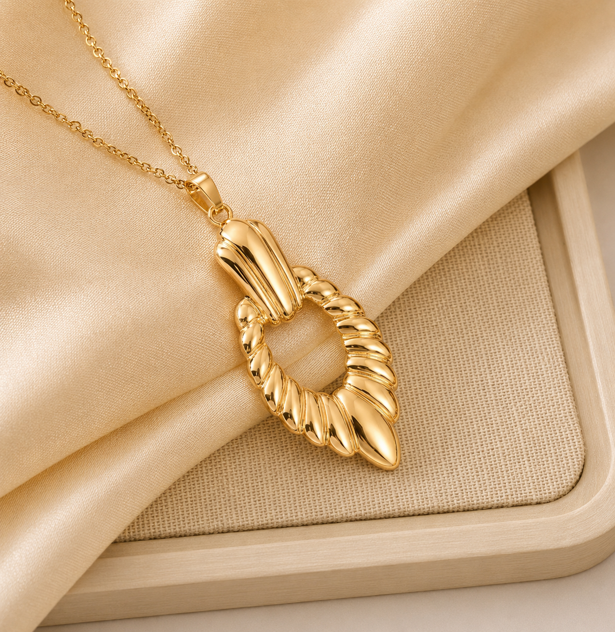 Regal Radiance Jewelry Set