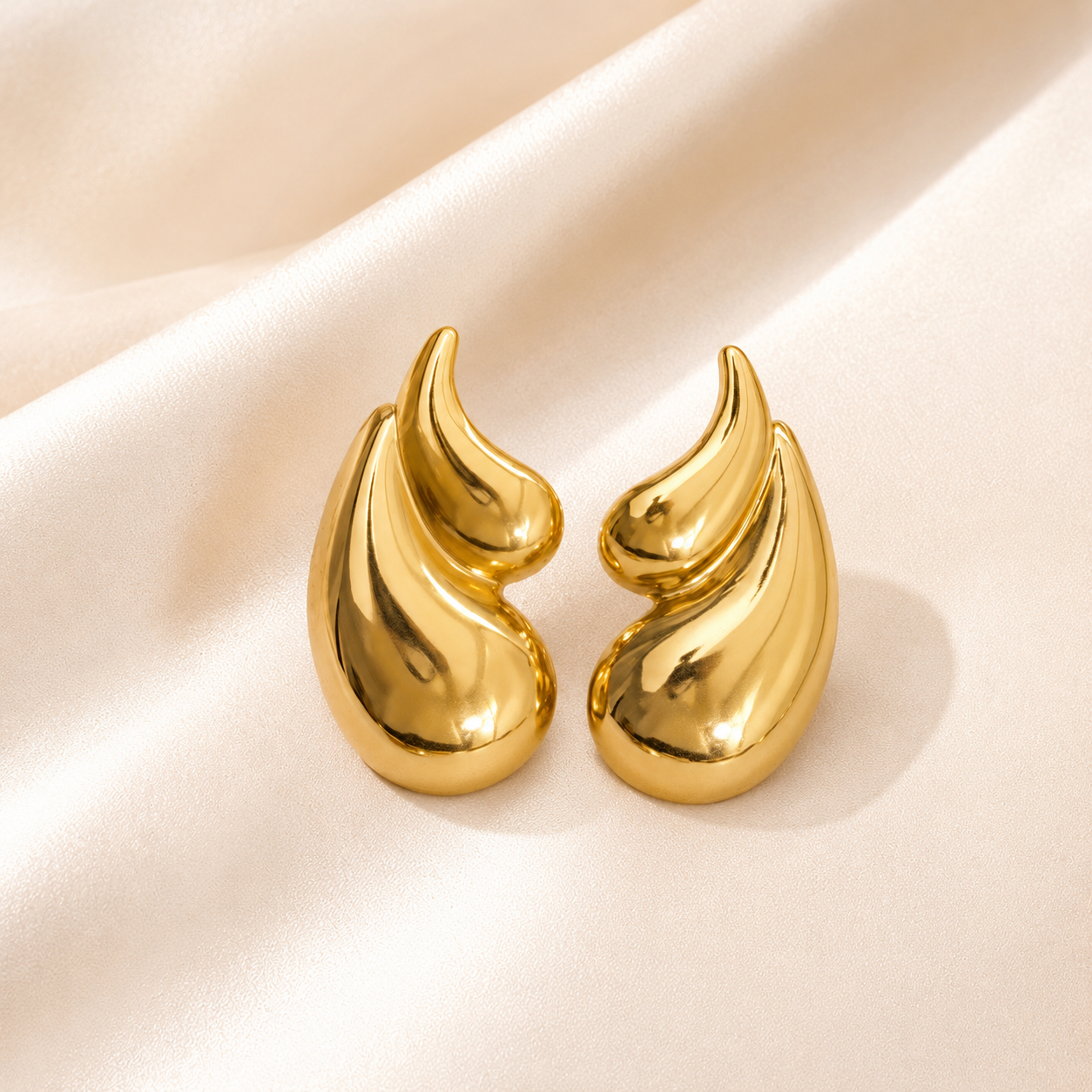 Solea Sculpted Earrings